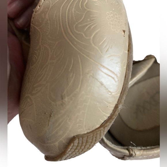 AXXIOM Tan Floral Pattern Arch Support Mary Jane Straps Womans Comfortable Shoes - Picture 10 of 14